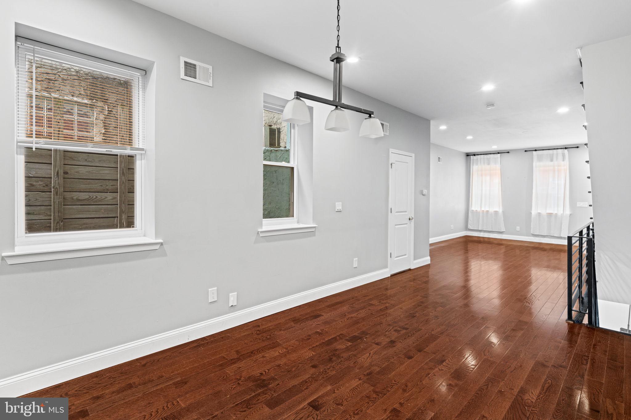 POINT BREEZE - Residential