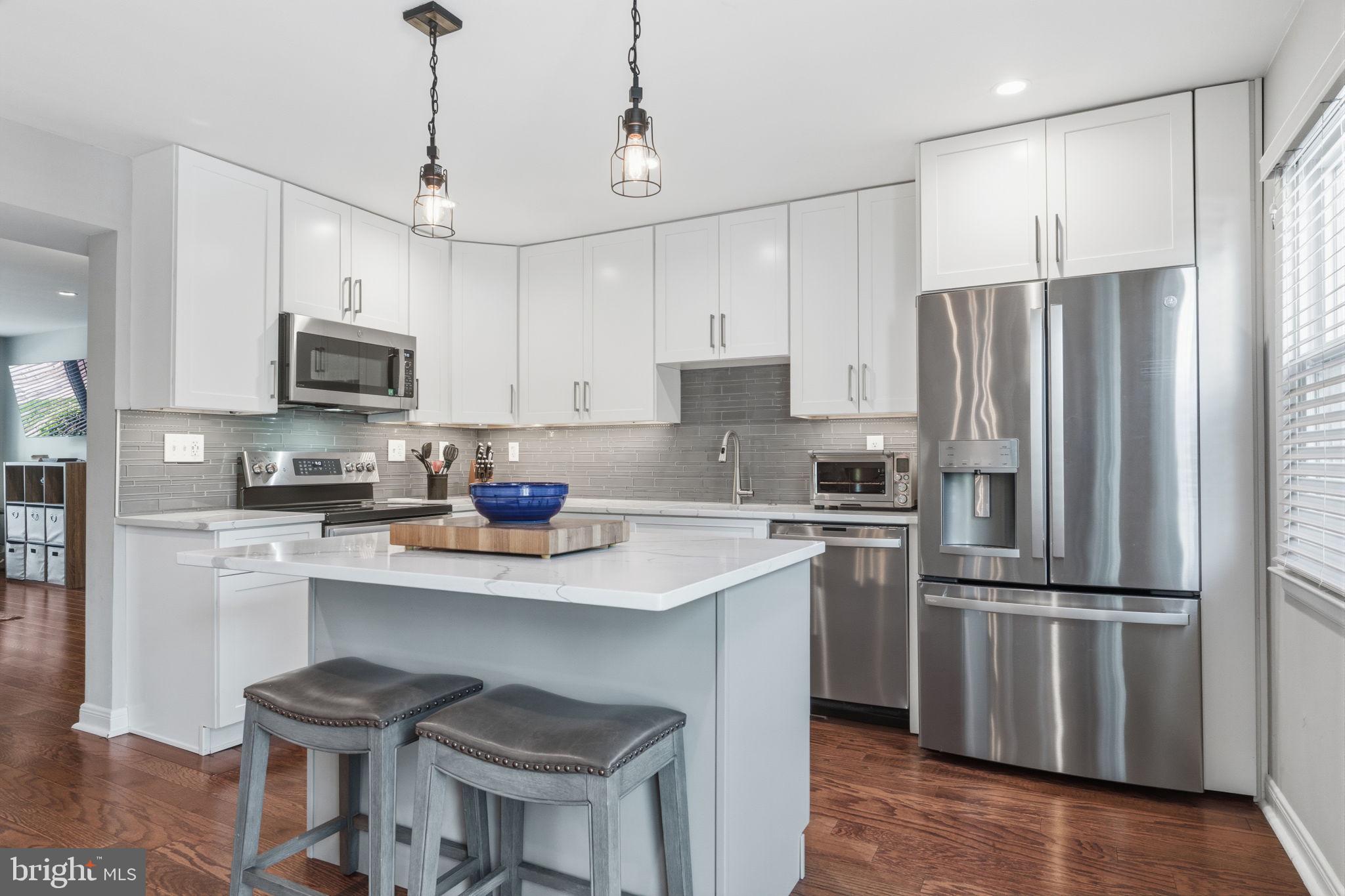 LAFAYETTE HILL - Residential