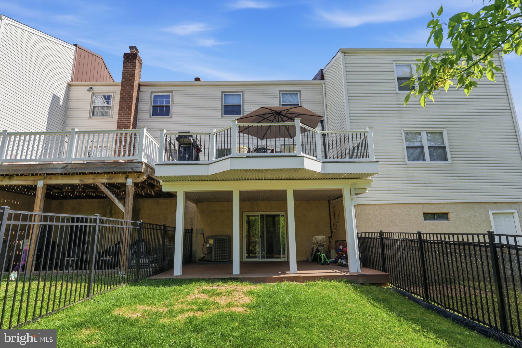 LAFAYETTE HILL - Residential