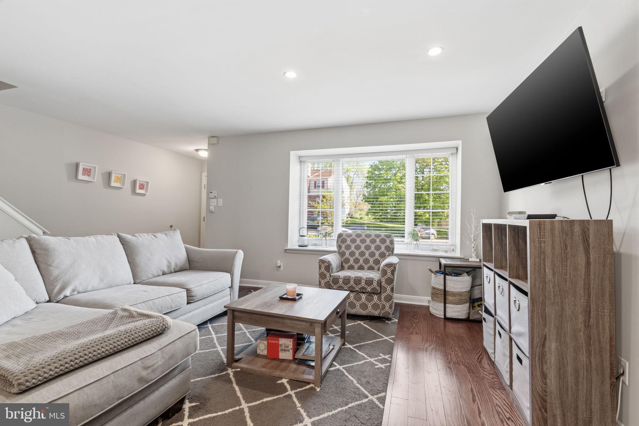 LAFAYETTE HILL - Residential