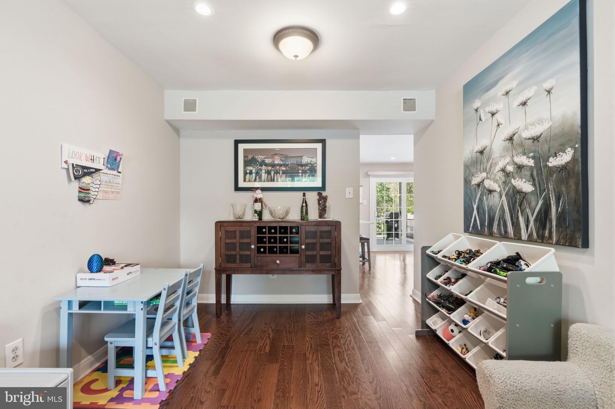 LAFAYETTE HILL - Residential