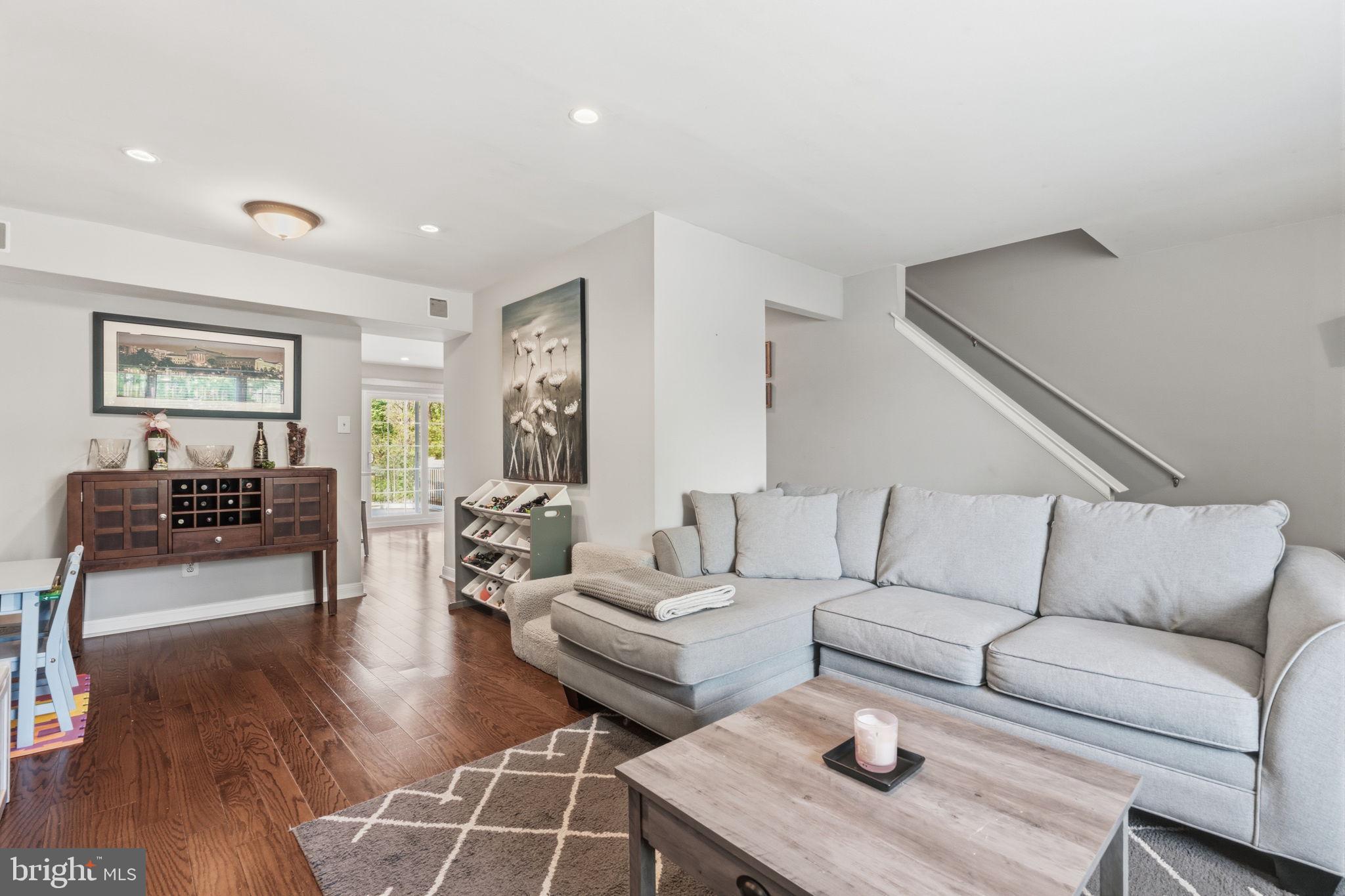 LAFAYETTE HILL - Residential