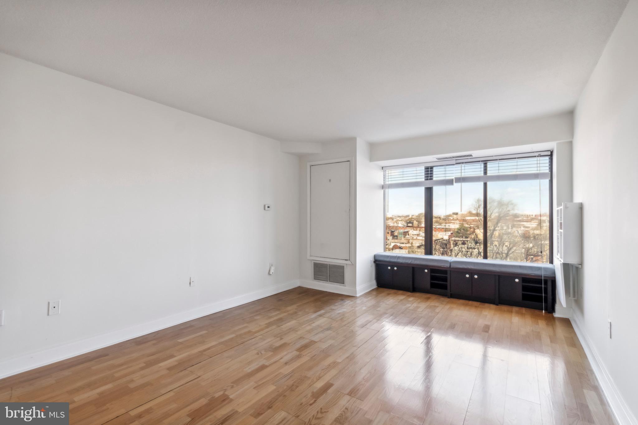 ART MUSEUM AREA - Residential Lease