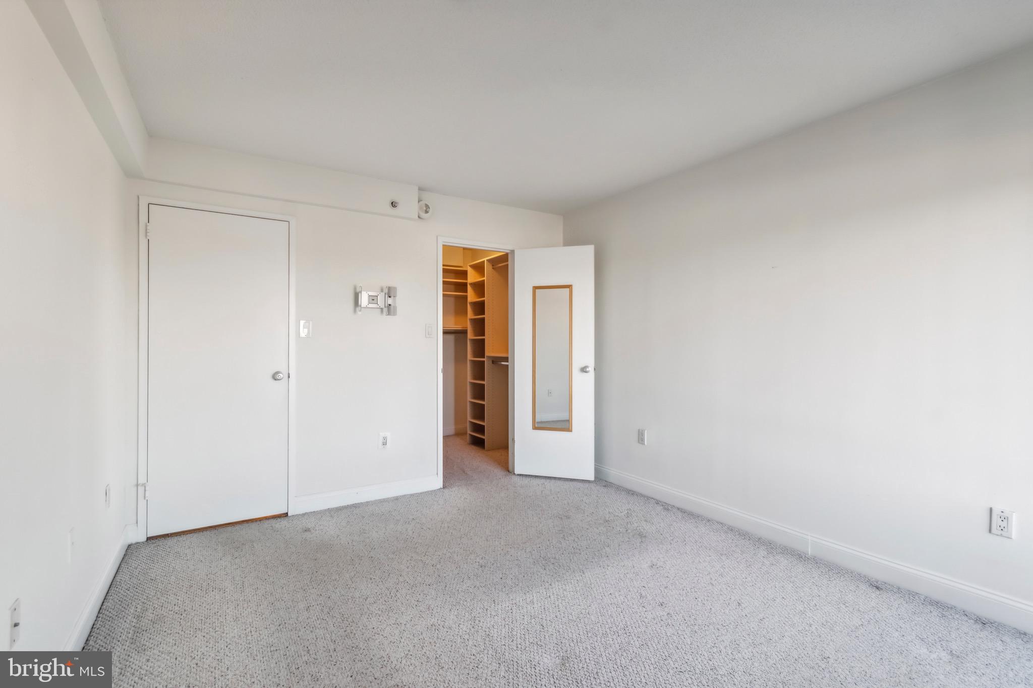 ART MUSEUM AREA - Residential Lease