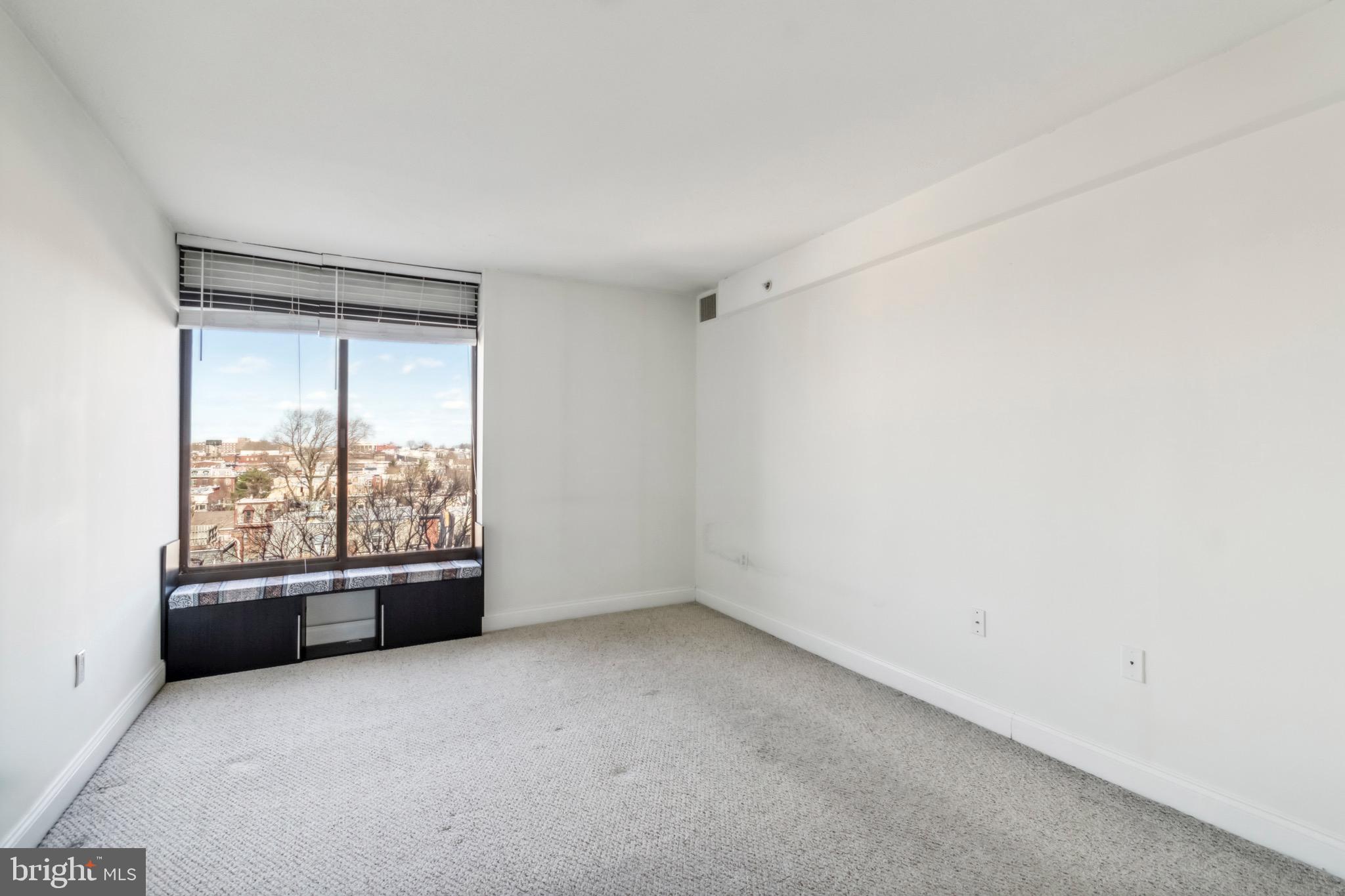 ART MUSEUM AREA - Residential Lease