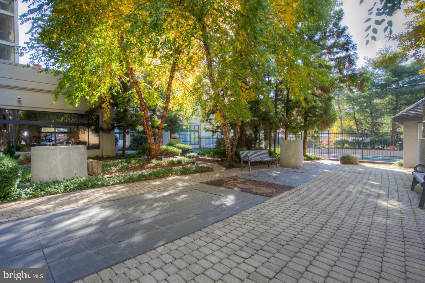 ART MUSEUM AREA - Residential Lease