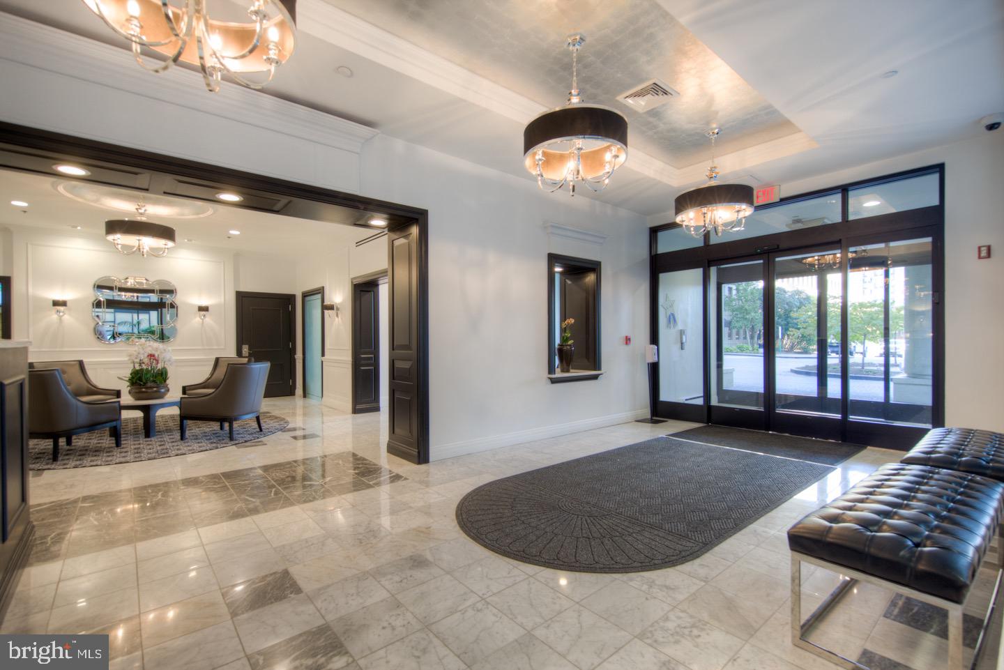 ART MUSEUM AREA - Residential Lease