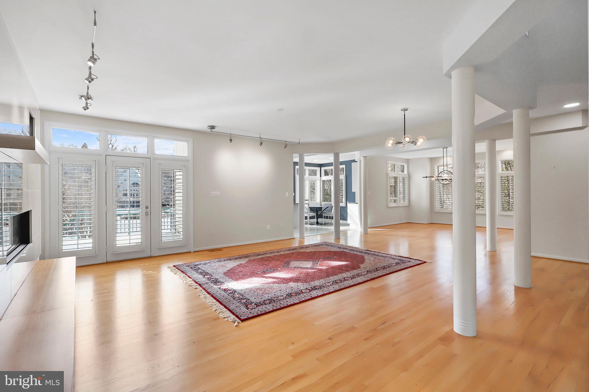 1460 WATERFRONT ROAD