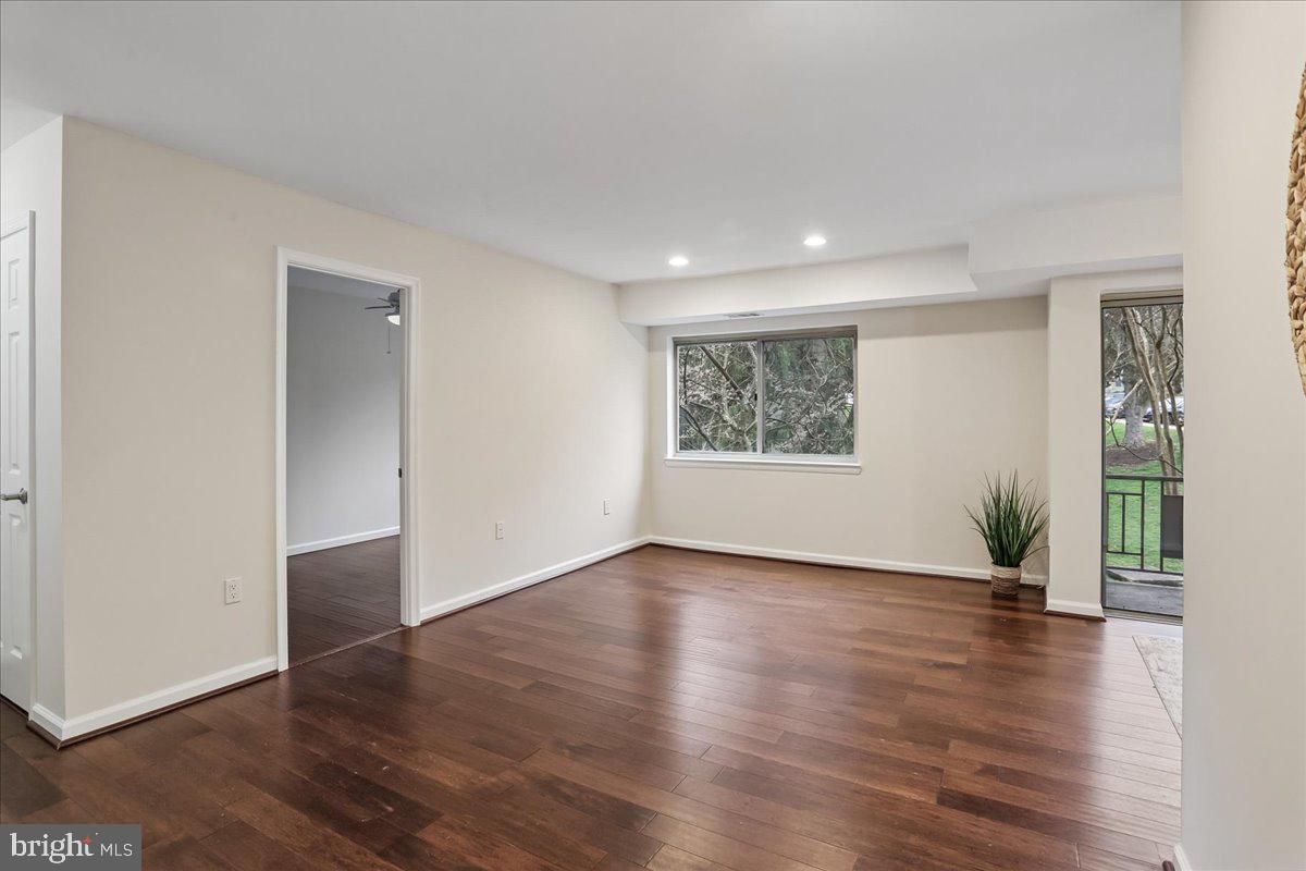 BETHESDA PARK - Residential