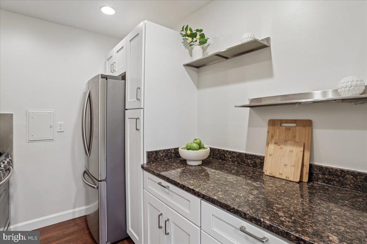 BETHESDA PARK - Residential