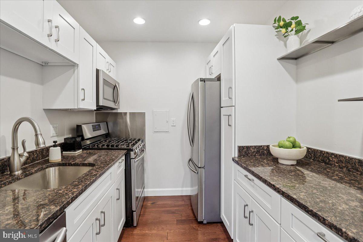 BETHESDA PARK - Residential