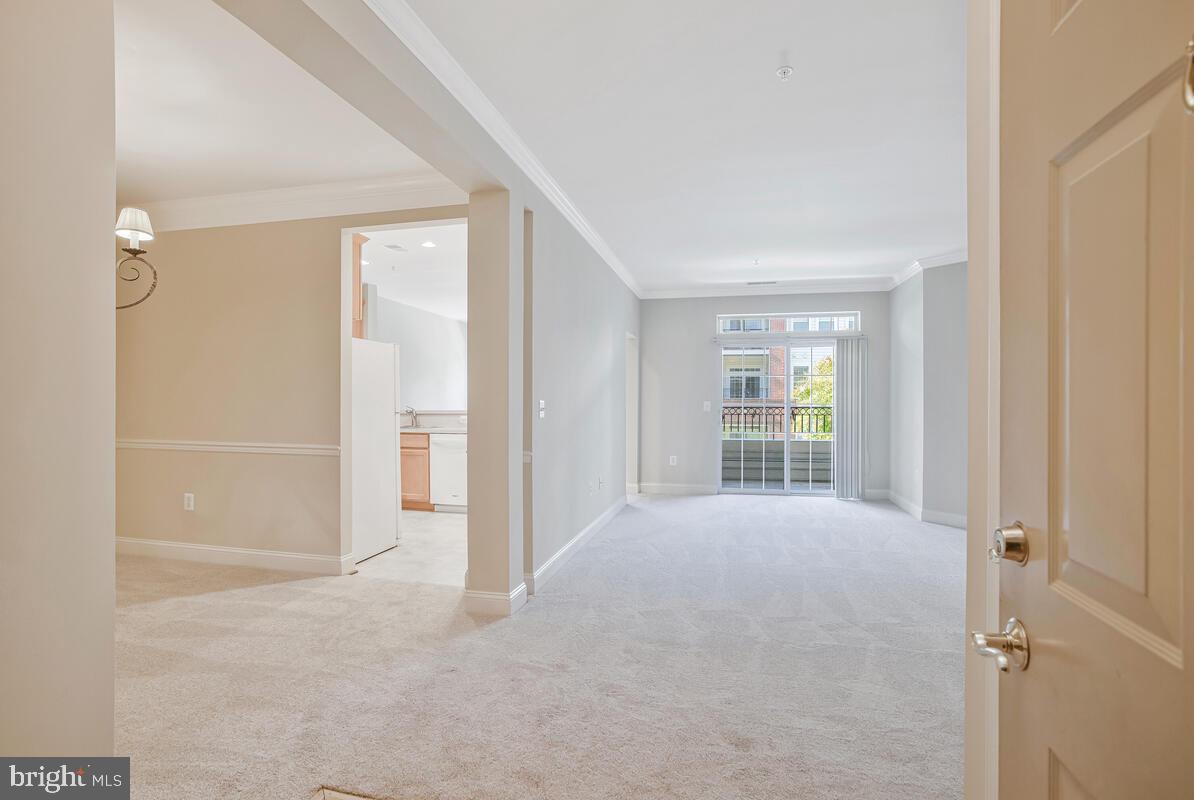 2550 KENSINGTON GARDENS 205