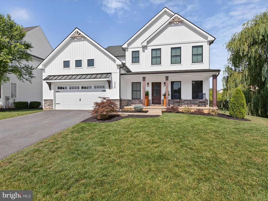 Photo of 335 Royal Hunt Way, LITITZ, PA 17543 (MLS # PALA2073636)