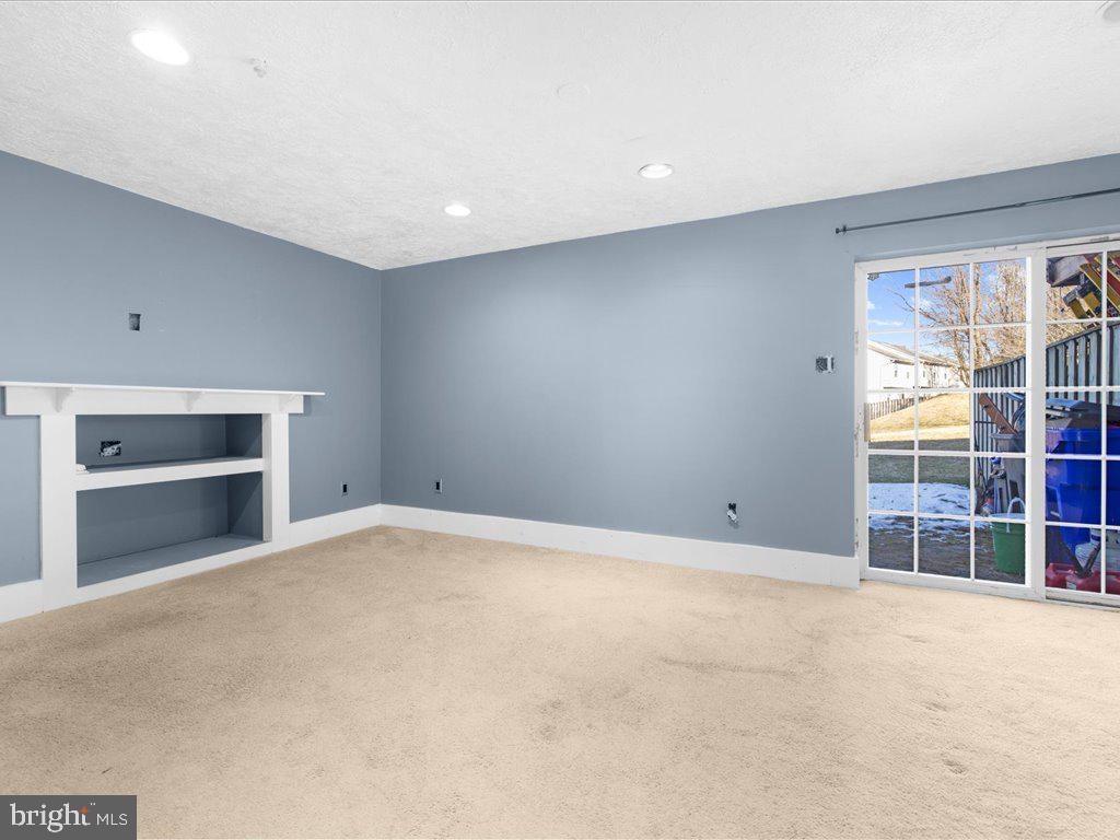 NEW MARKET WEST - Residential