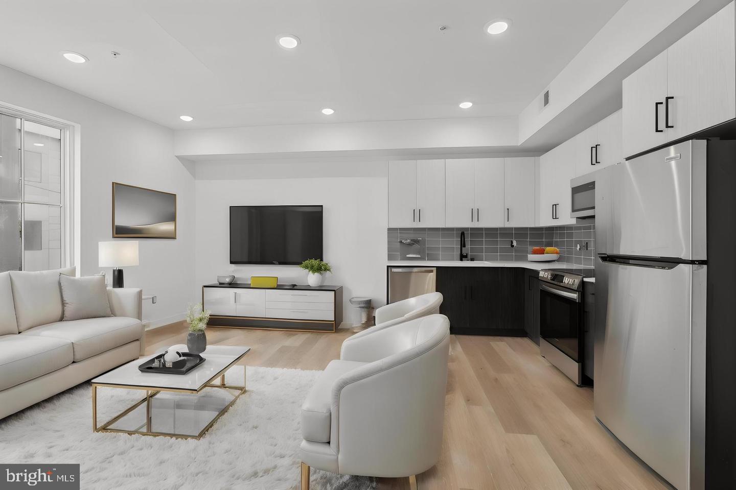 FISHTOWN - Commercial Sale