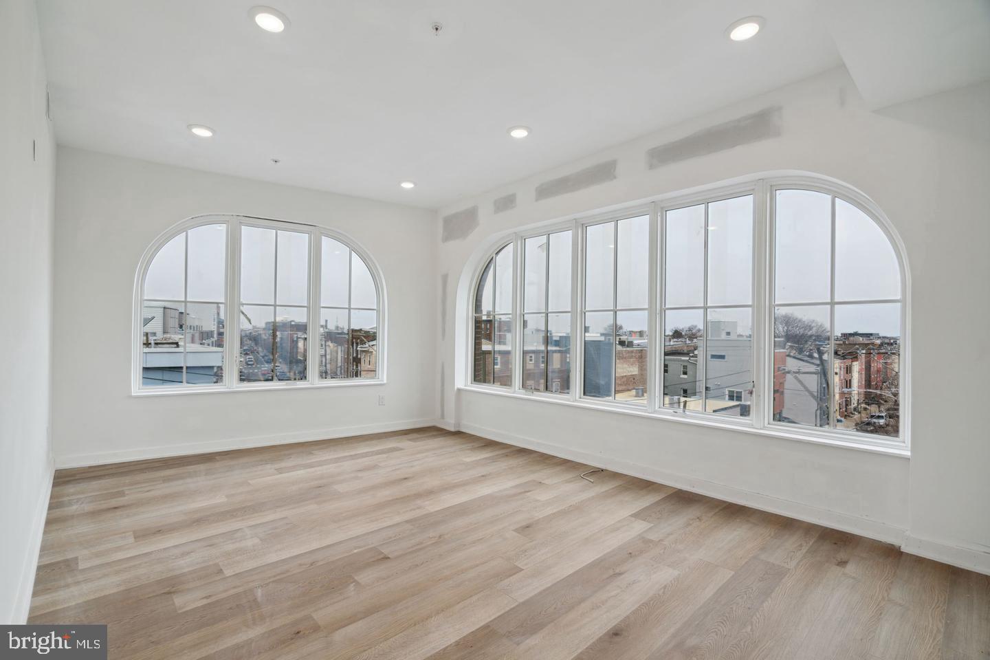 FISHTOWN - Commercial Sale