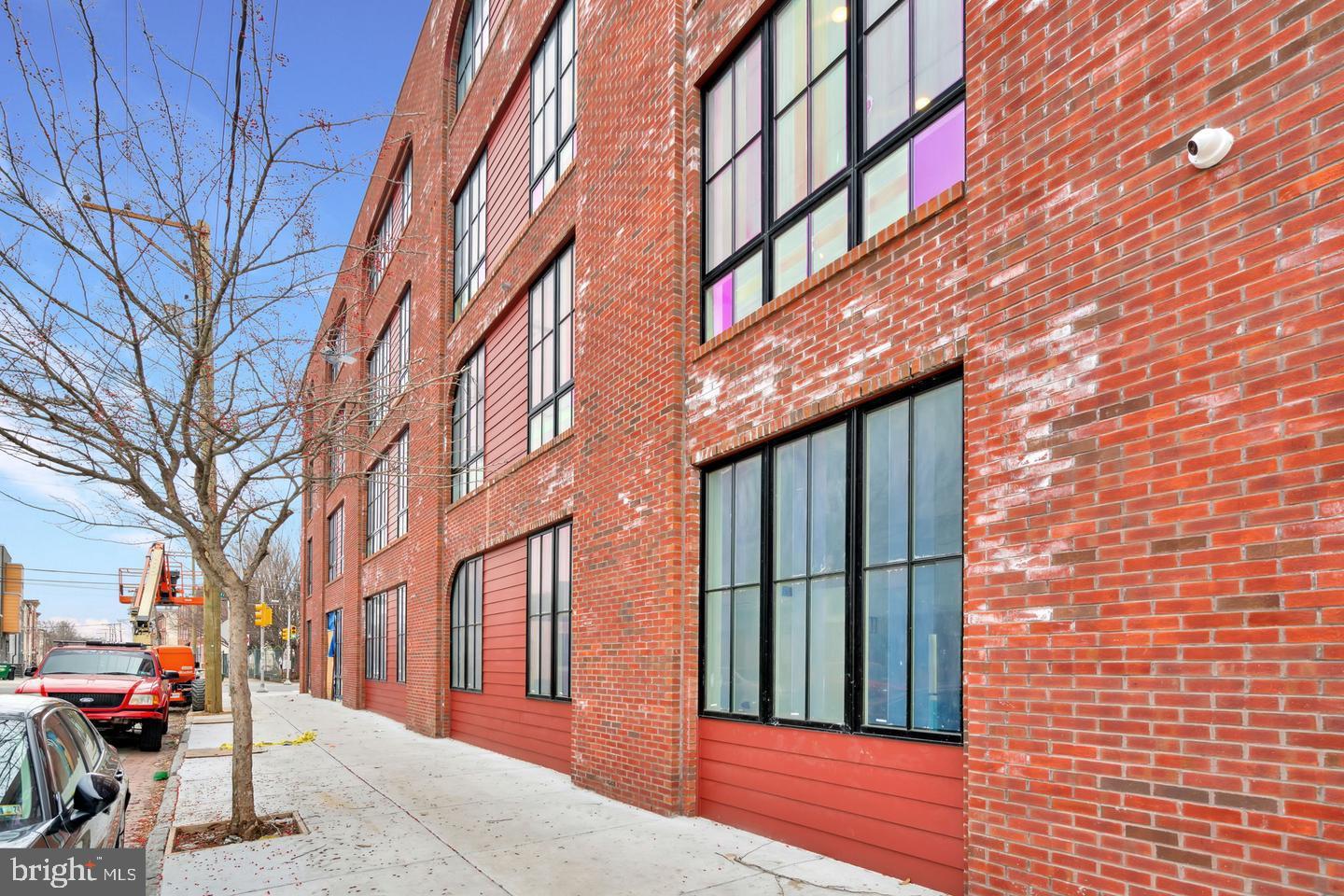 FISHTOWN - Commercial Sale