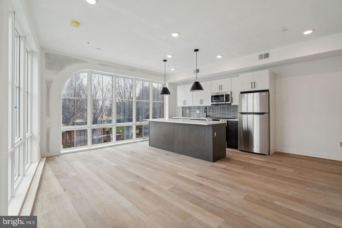 FISHTOWN - Commercial Sale