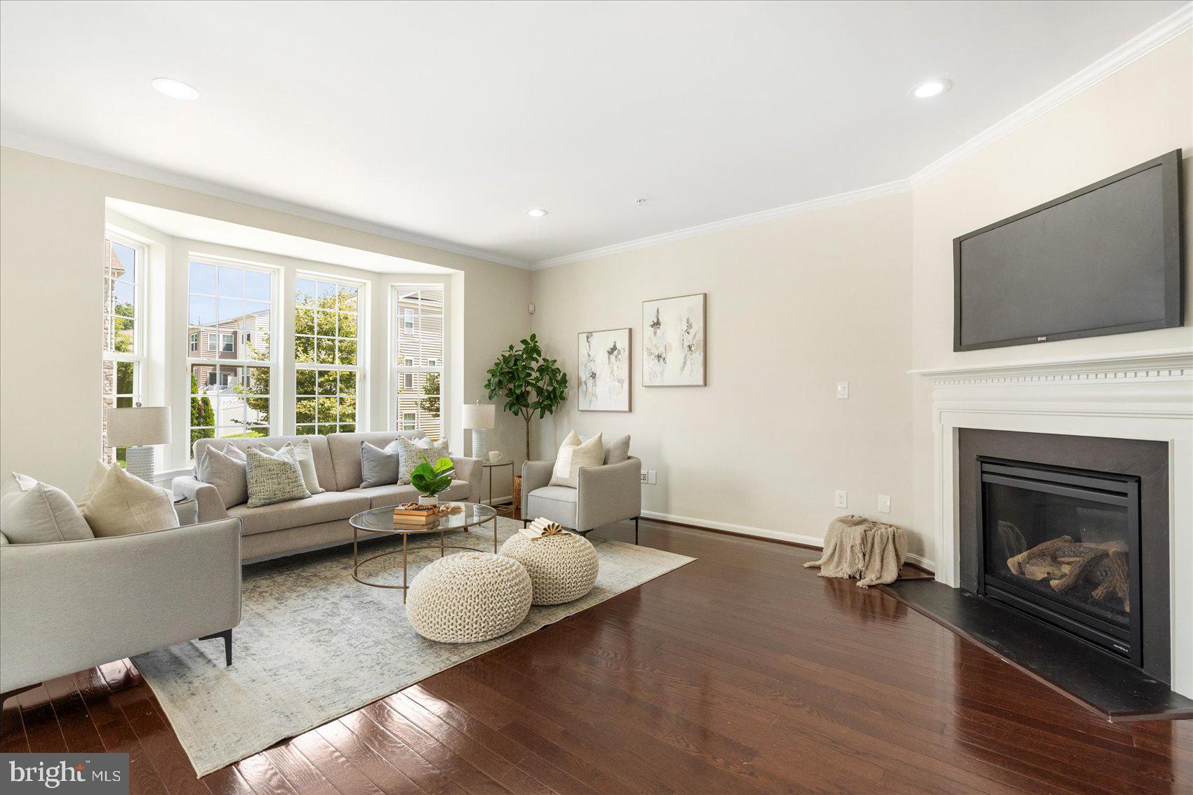 1659 LIVINGSTON DRIVE