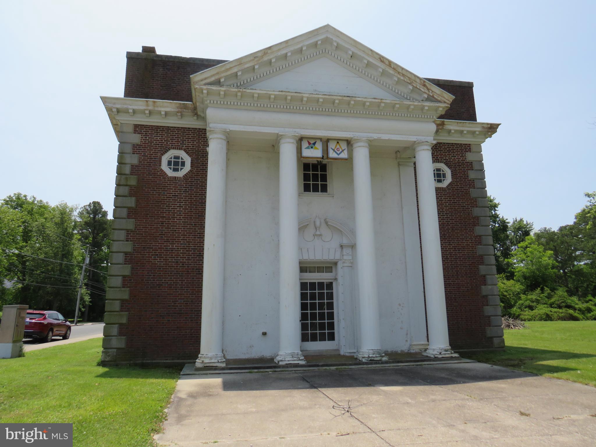3 W MAIN STREET