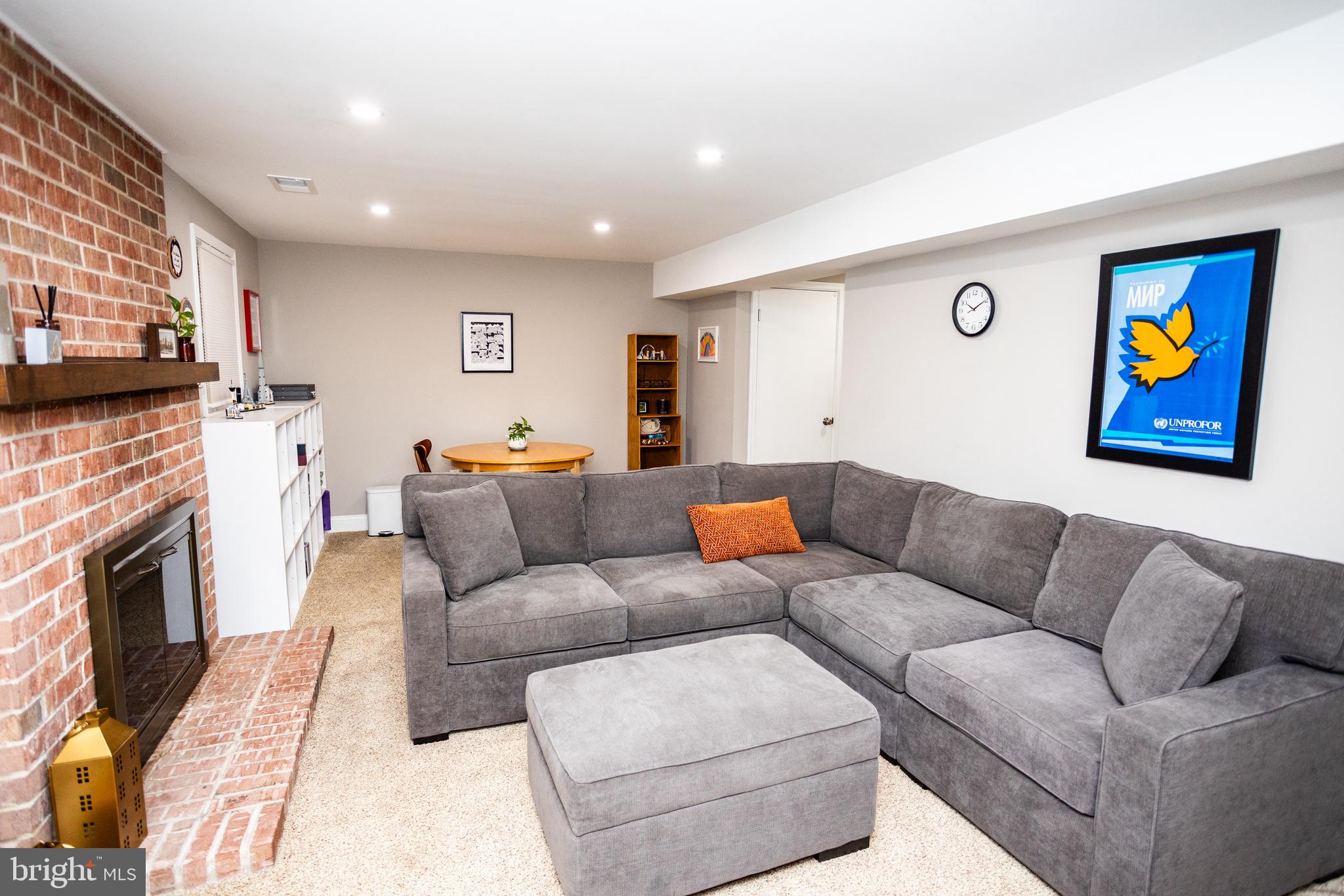 COUNTRY CREEK - Residential Lease