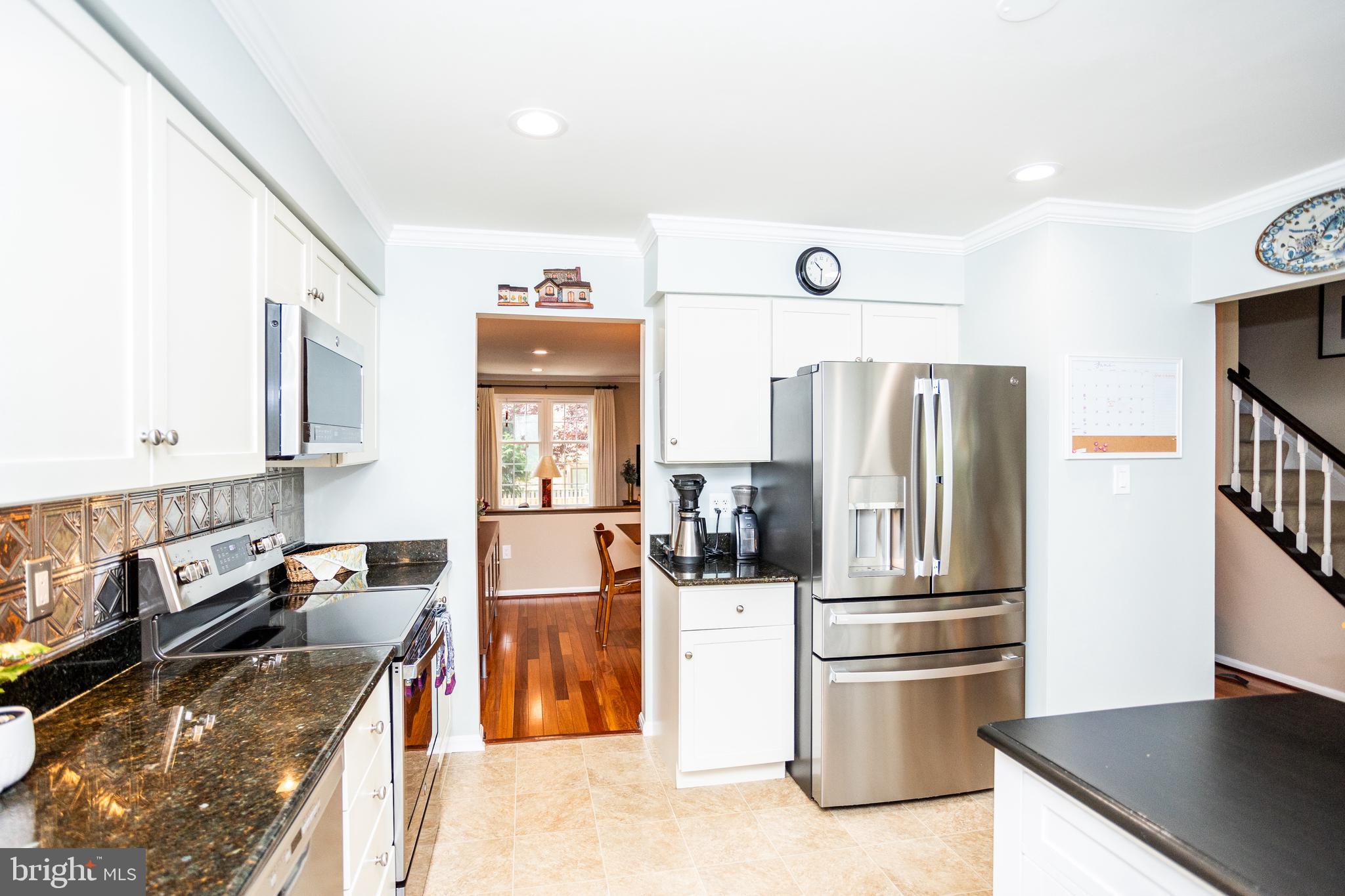 COUNTRY CREEK - Residential Lease