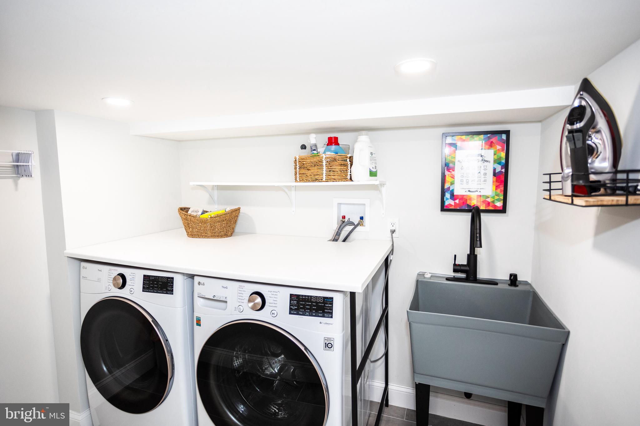 COUNTRY CREEK - Residential Lease