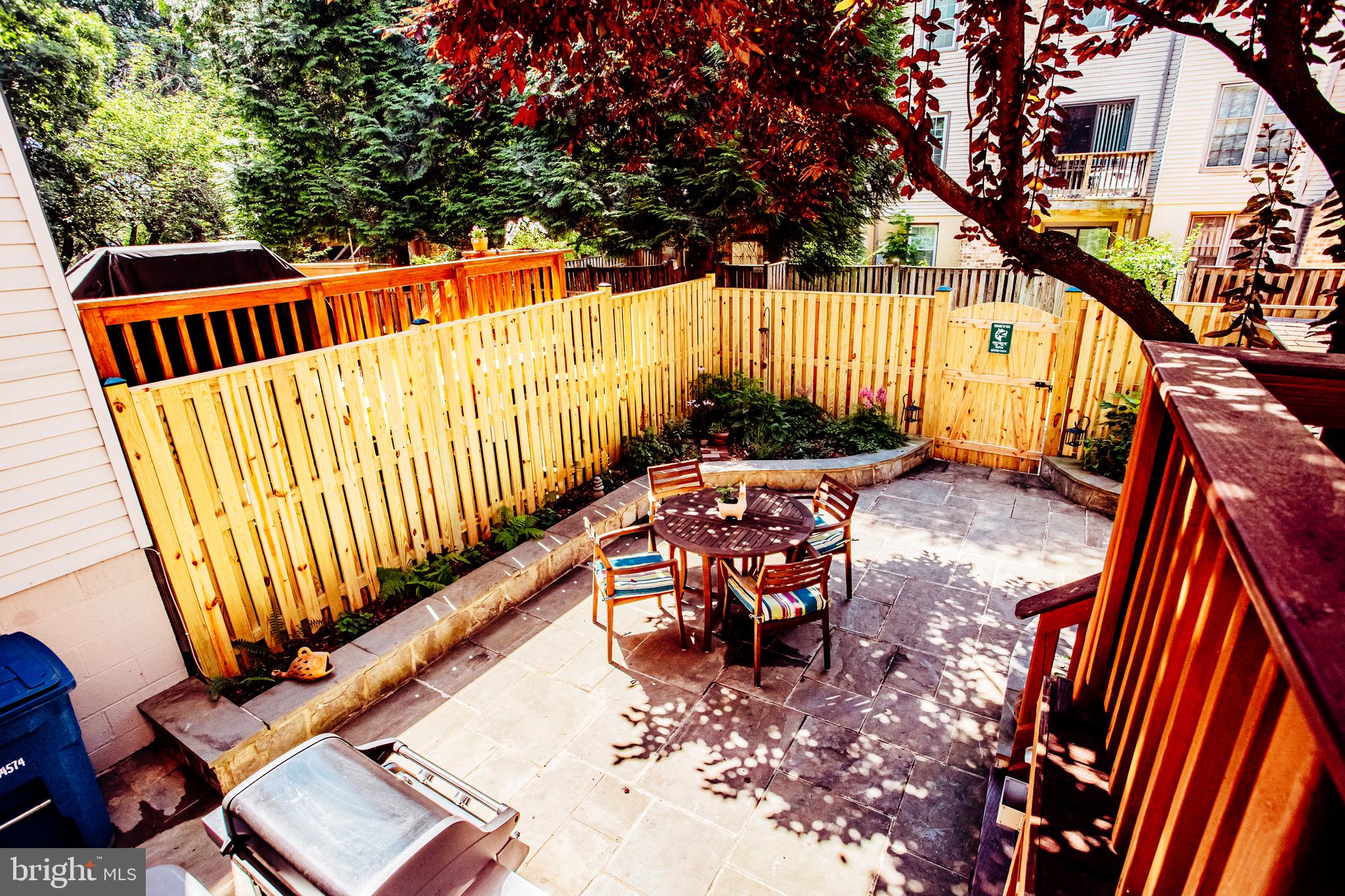 COUNTRY CREEK - Residential Lease