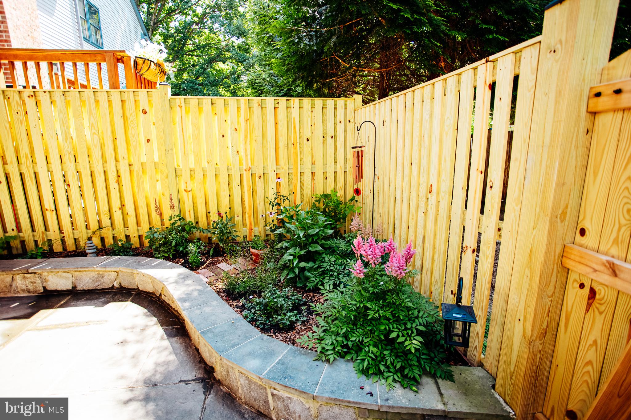 COUNTRY CREEK - Residential Lease