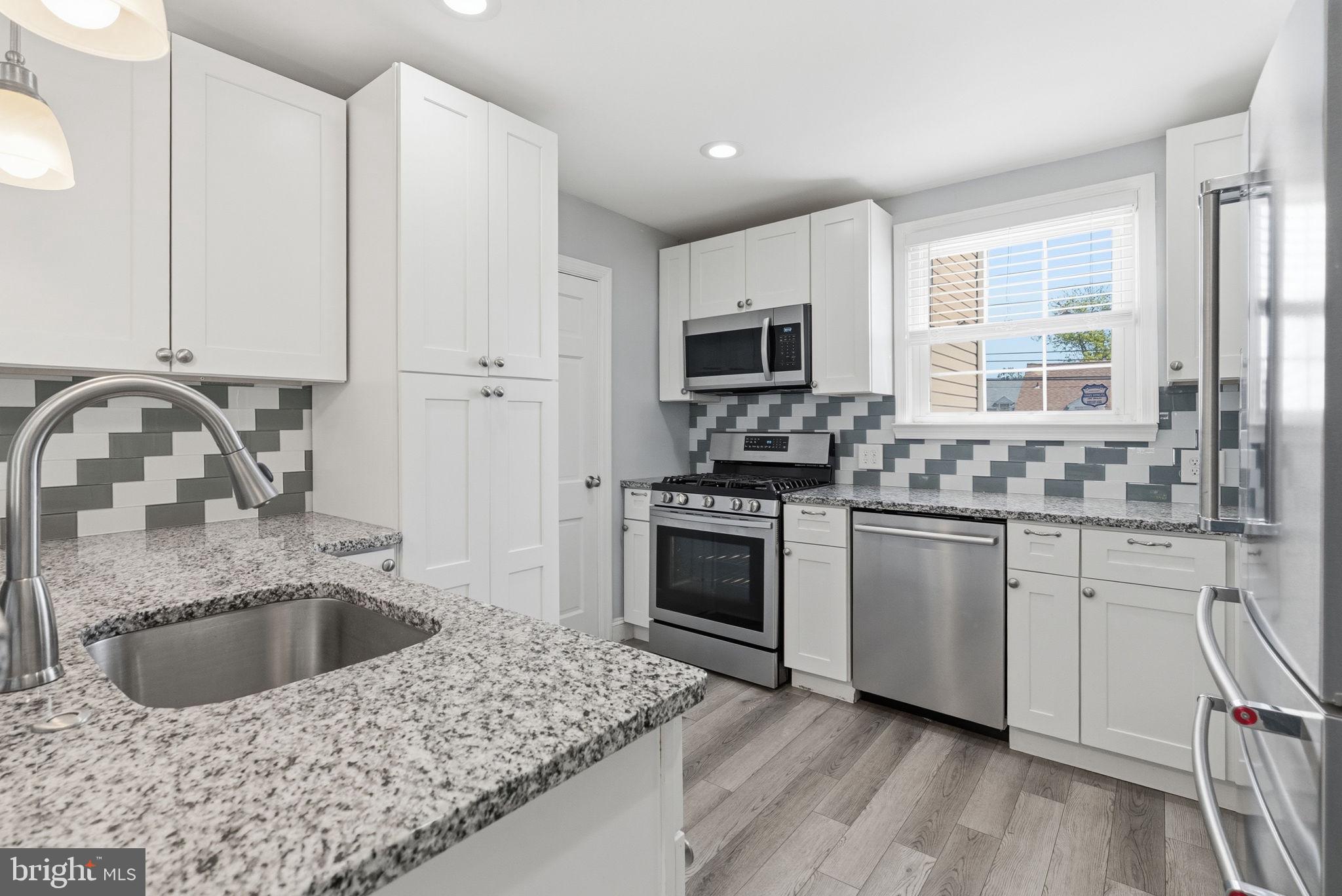 BEVERLY HILLS - Residential