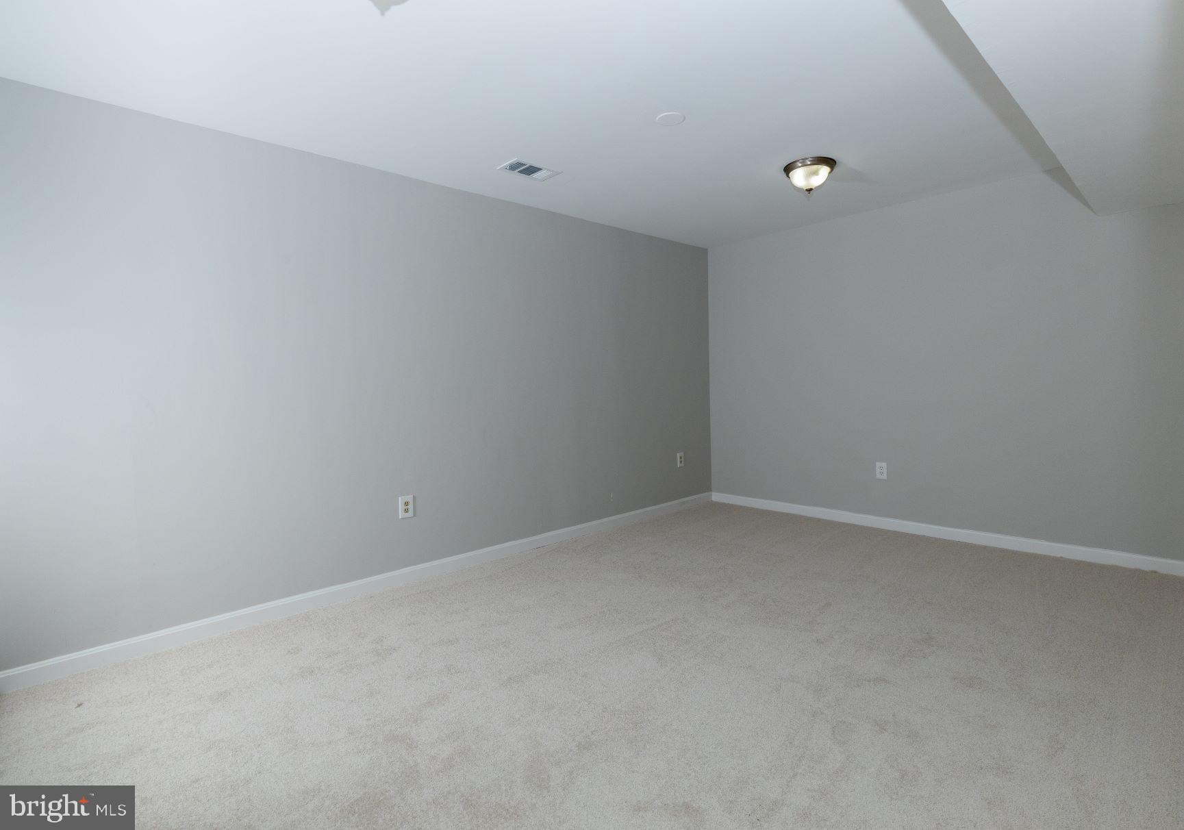 SILVER OAKS - Residential