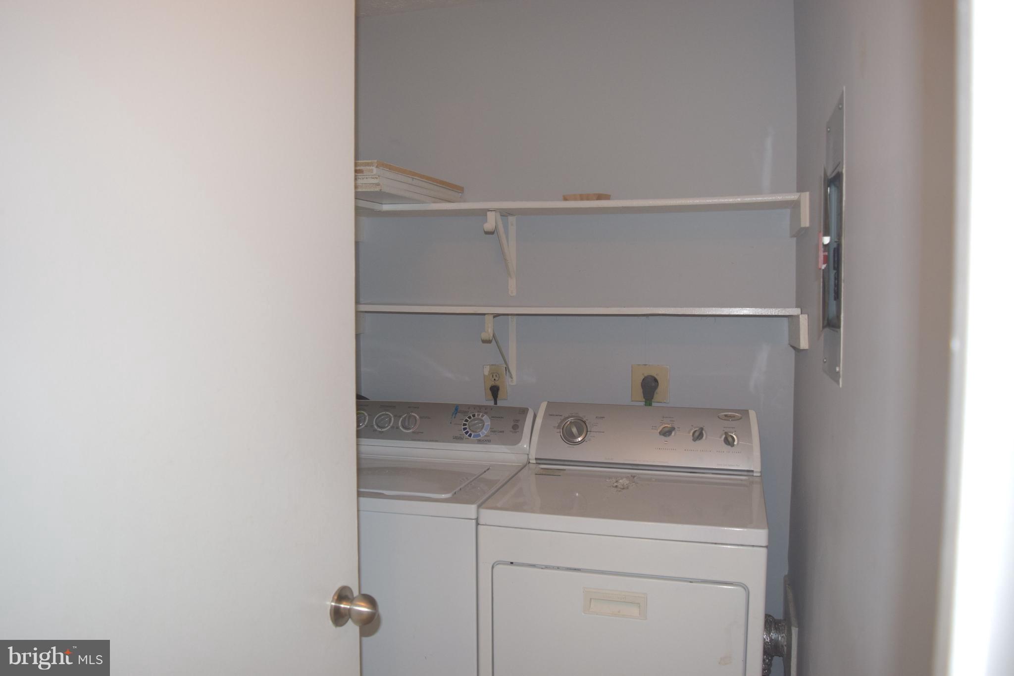 THE OAKTON - Residential Lease