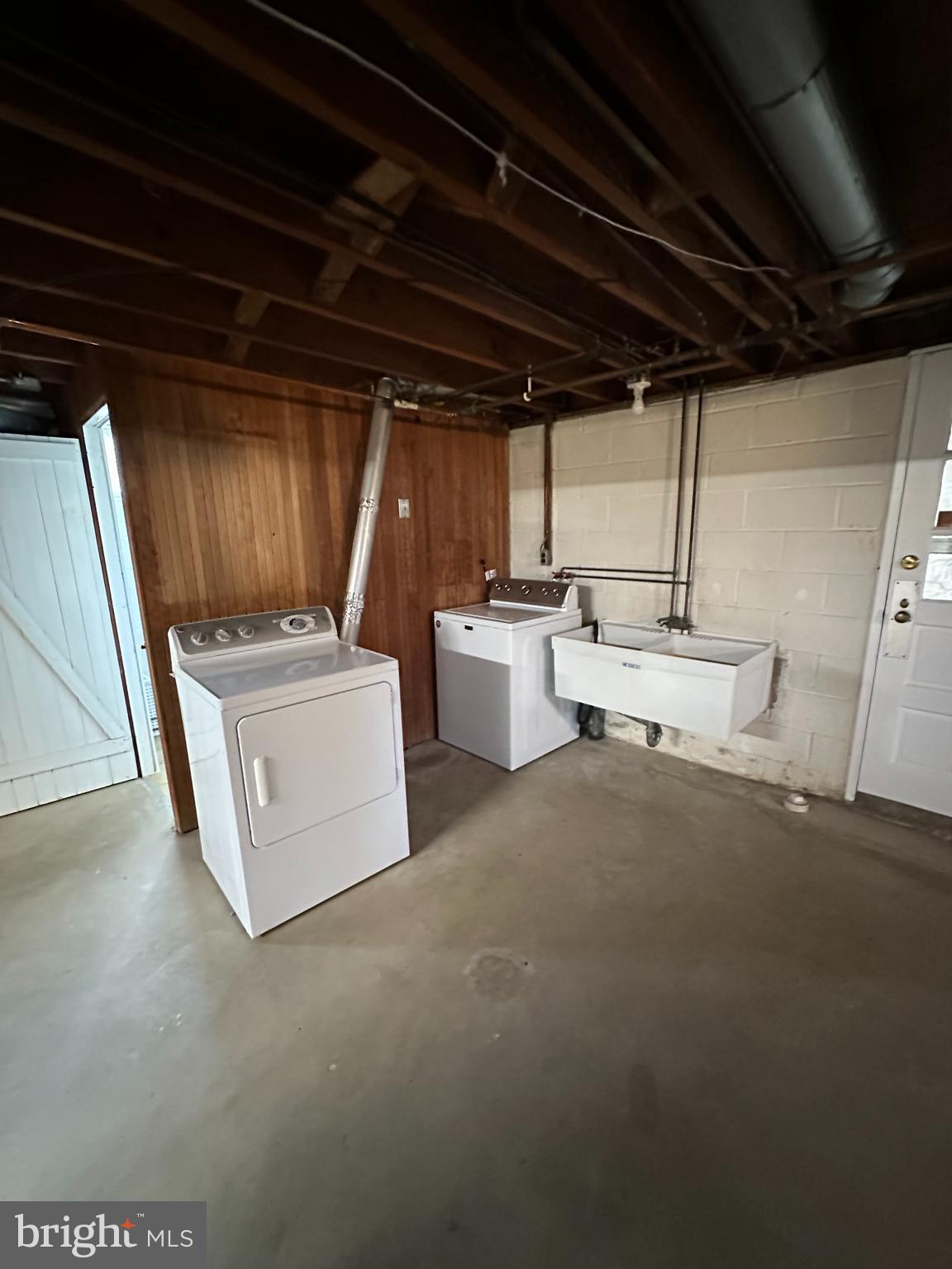 PARKVILLE SUMMIT - Residential