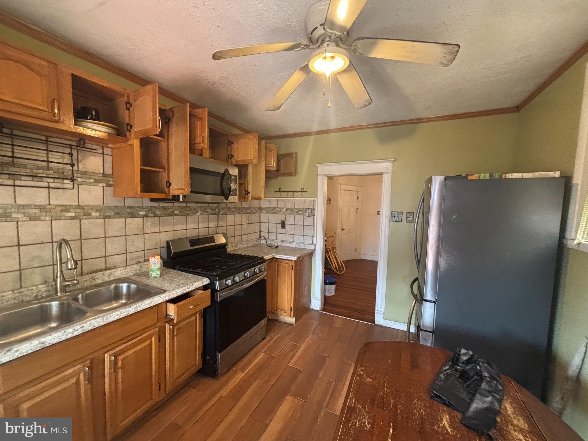 WEST OAK LANE - Residential