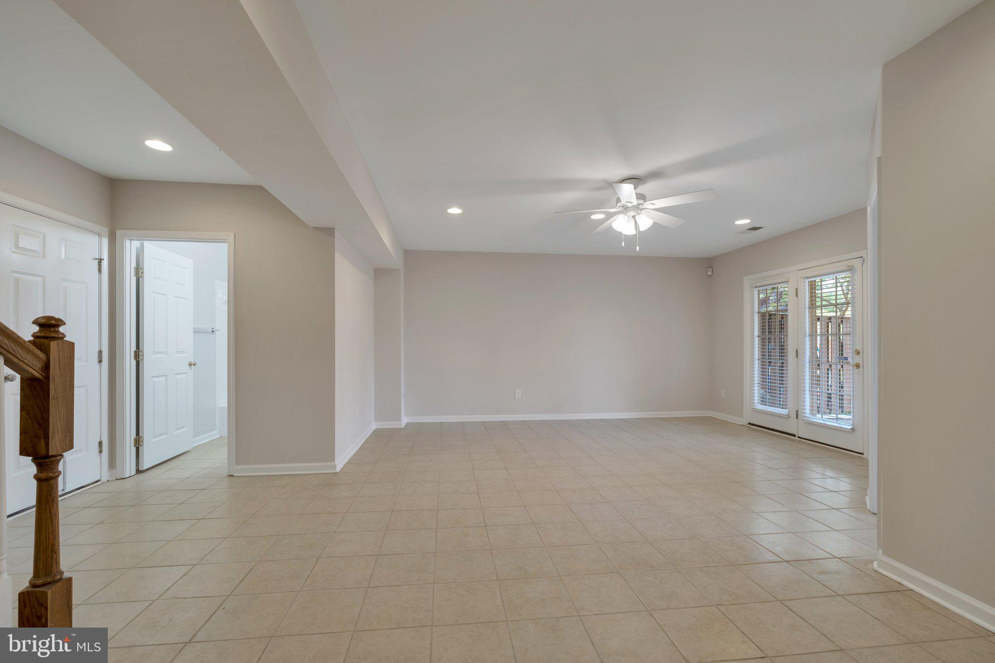 RIVERSIDE STATION - Residential Lease