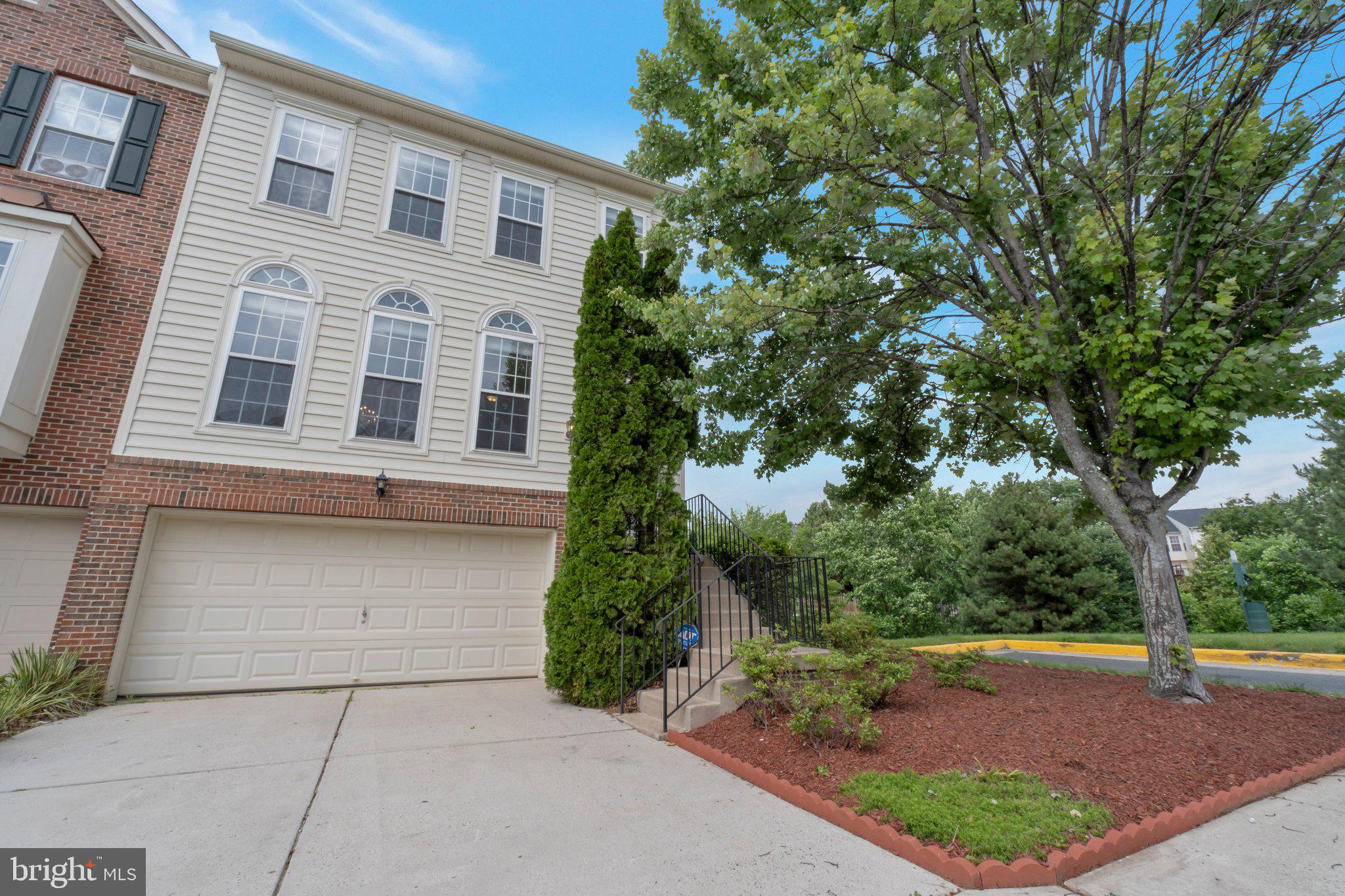 RIVERSIDE STATION - Residential Lease