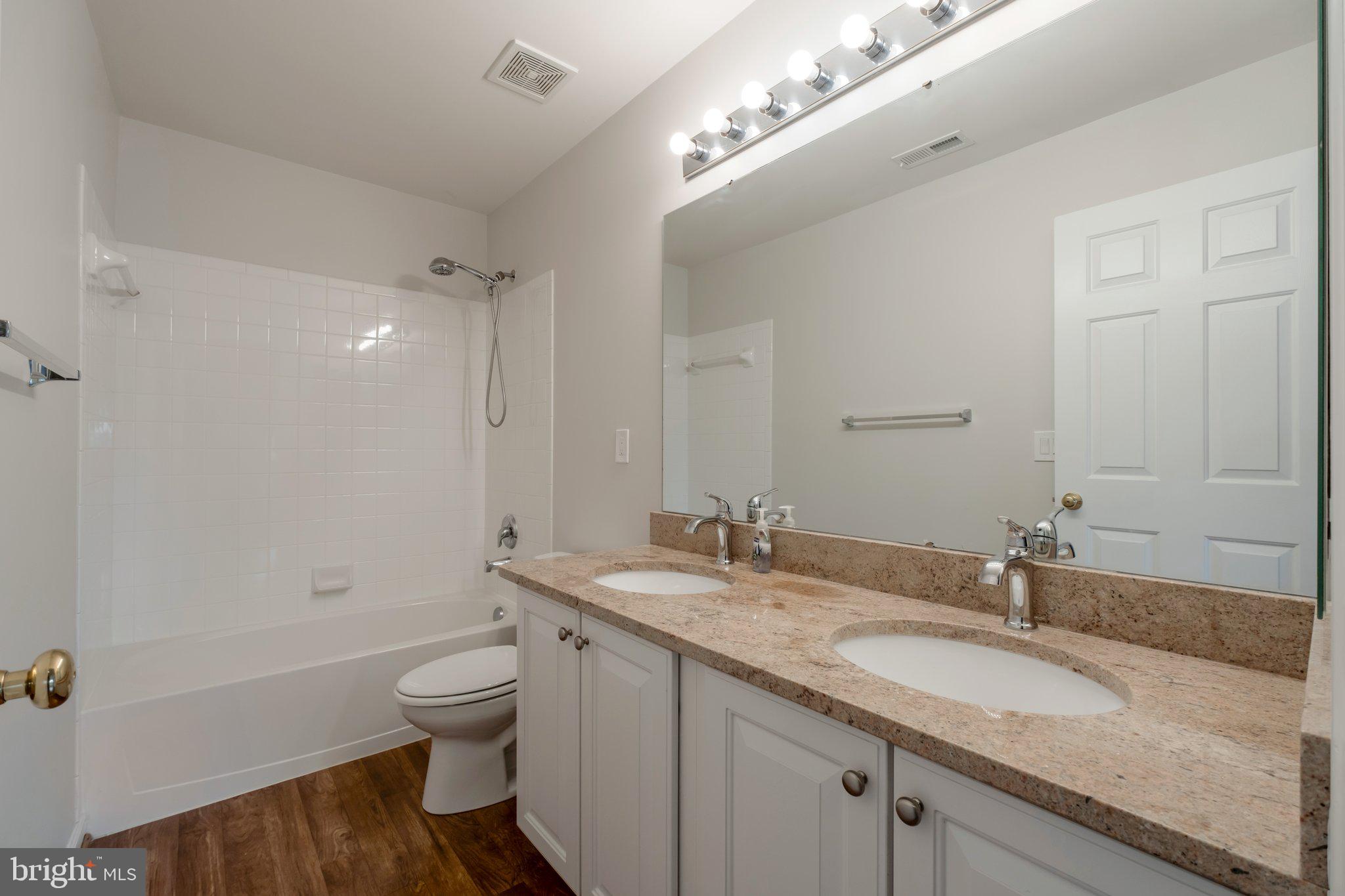 RIVERSIDE STATION - Residential Lease