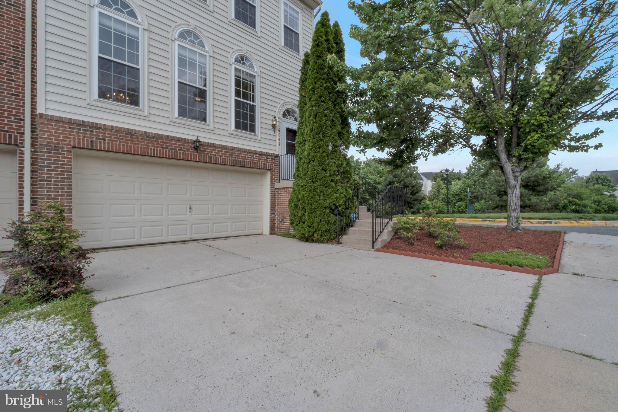 RIVERSIDE STATION - Residential Lease