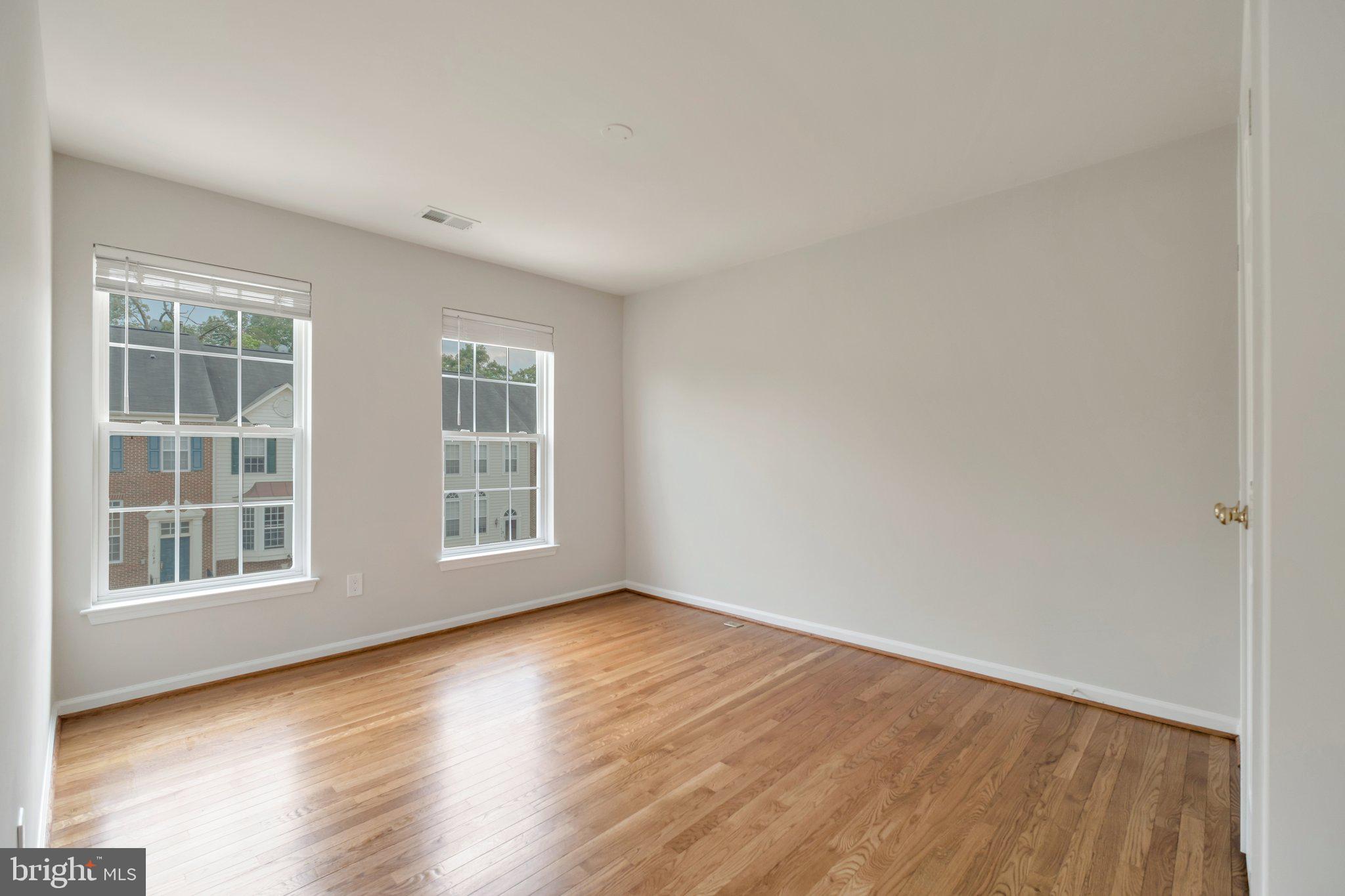 RIVERSIDE STATION - Residential Lease