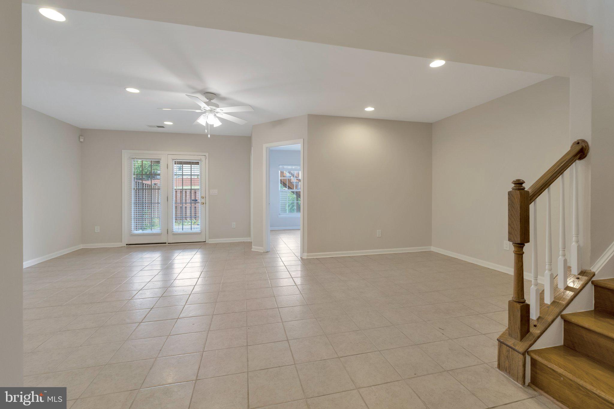 RIVERSIDE STATION - Residential Lease