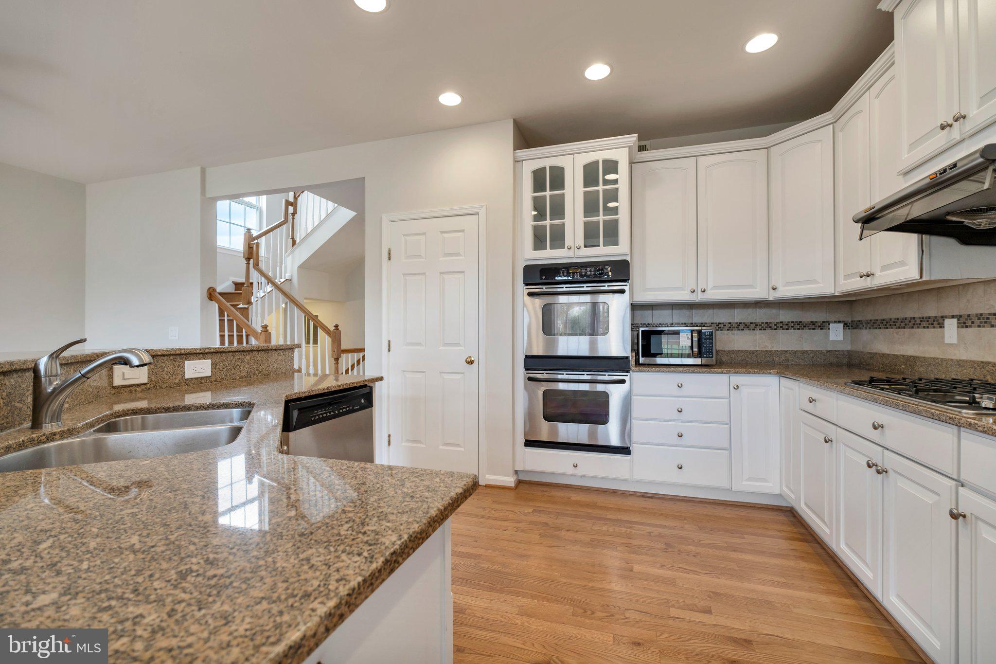 RIVERSIDE STATION - Residential Lease