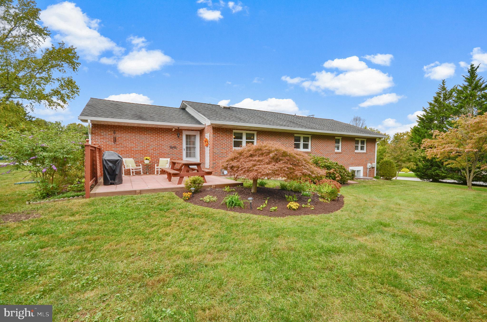 WOODRIDGE MANOR - Residential