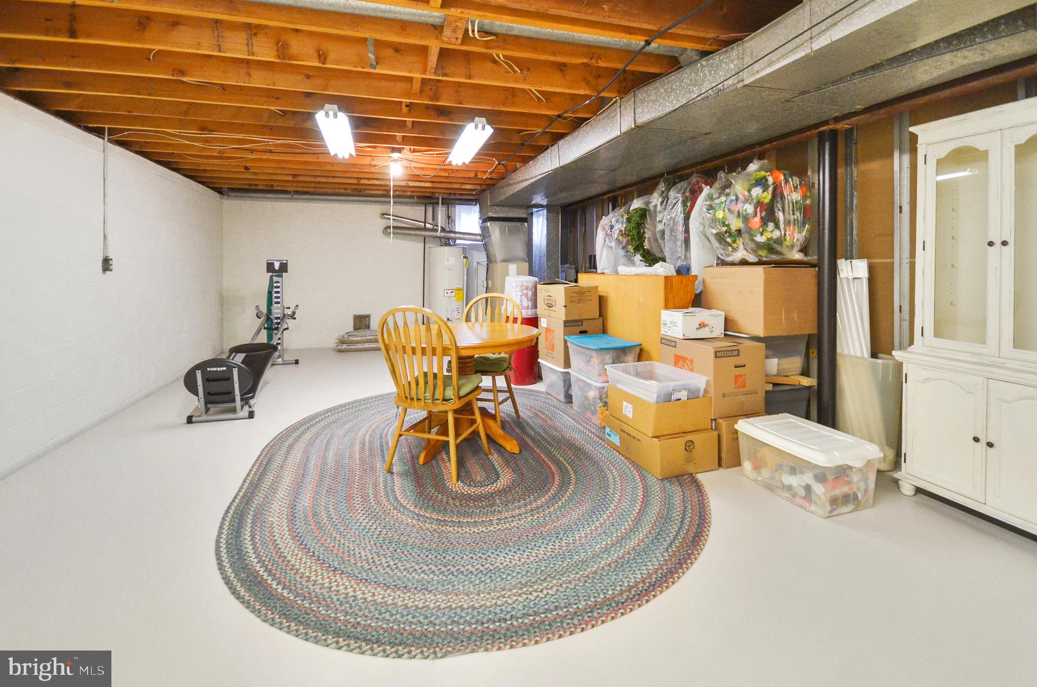 WOODRIDGE MANOR - Residential