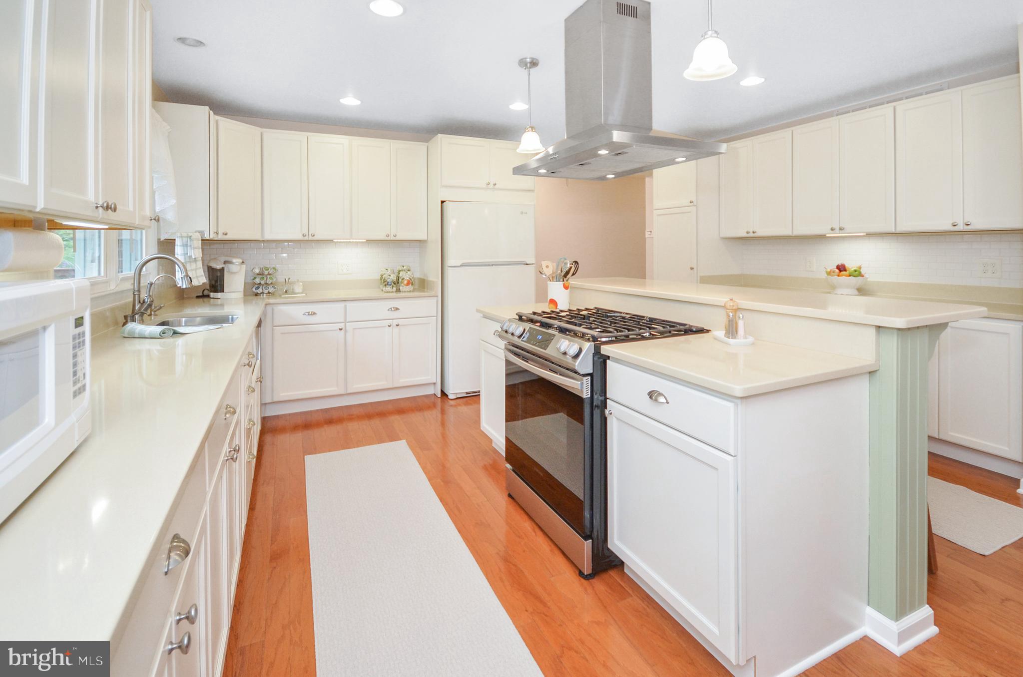 WOODRIDGE MANOR - Residential