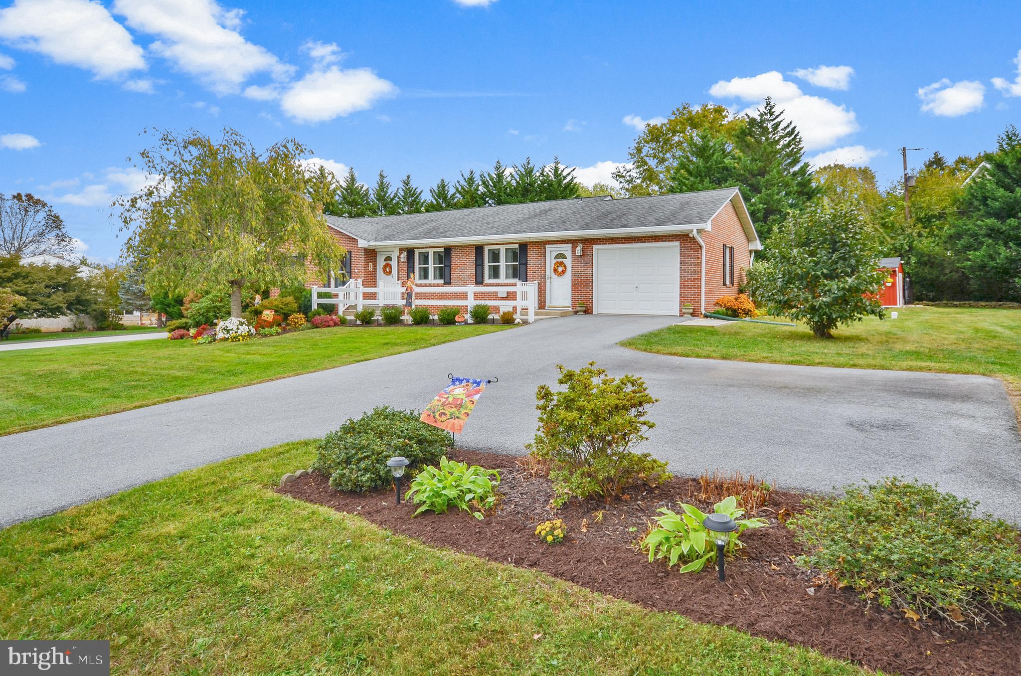 WOODRIDGE MANOR - Residential