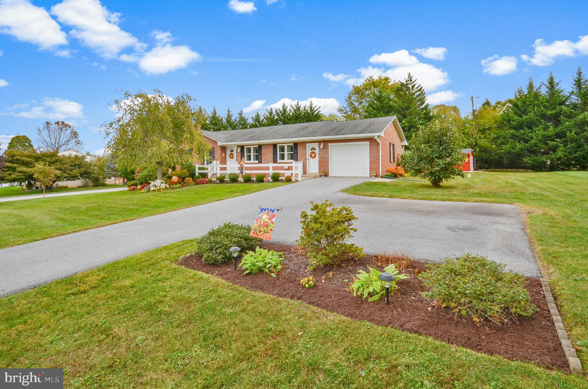 WOODRIDGE MANOR - Residential