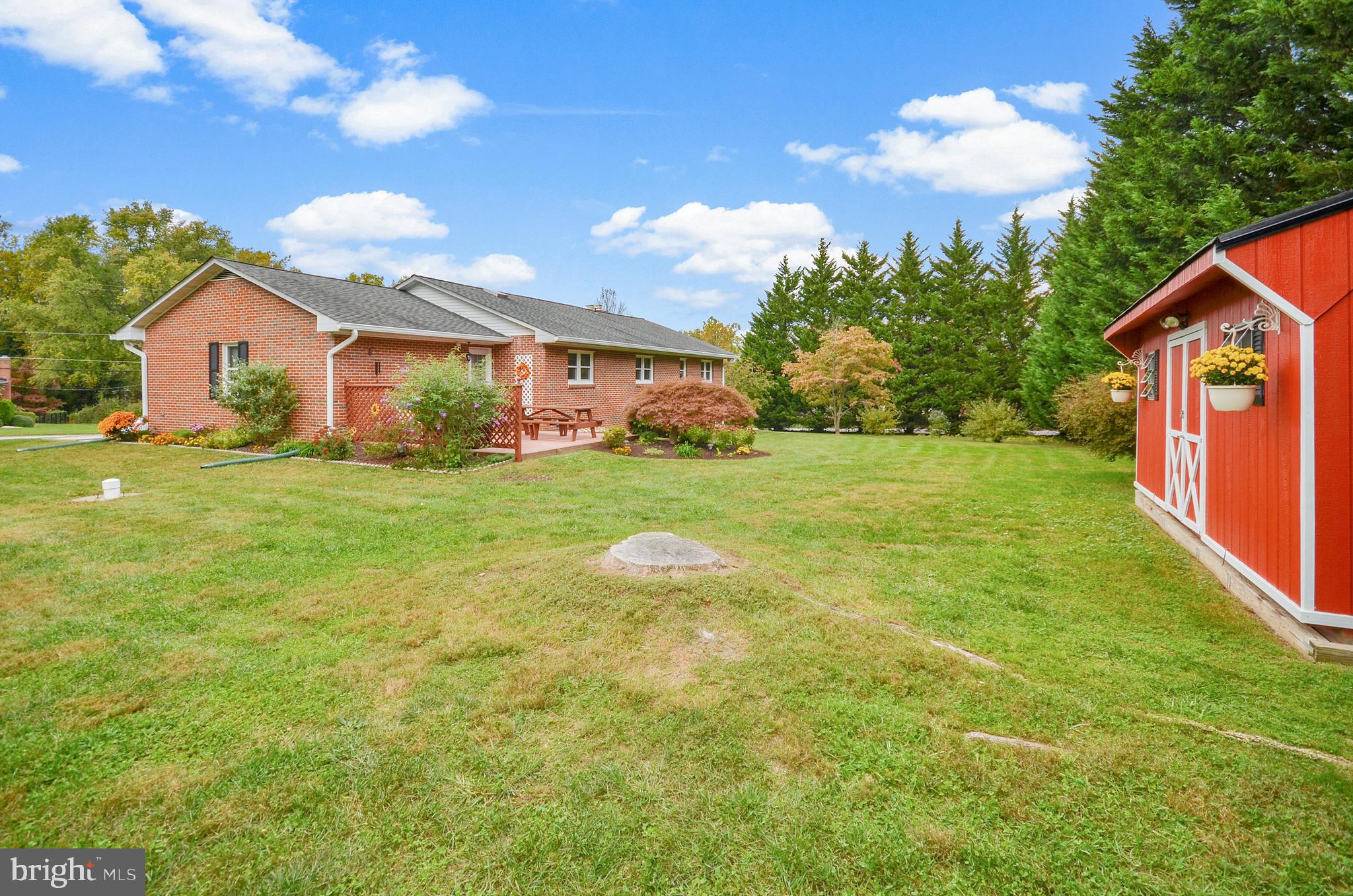 WOODRIDGE MANOR - Residential