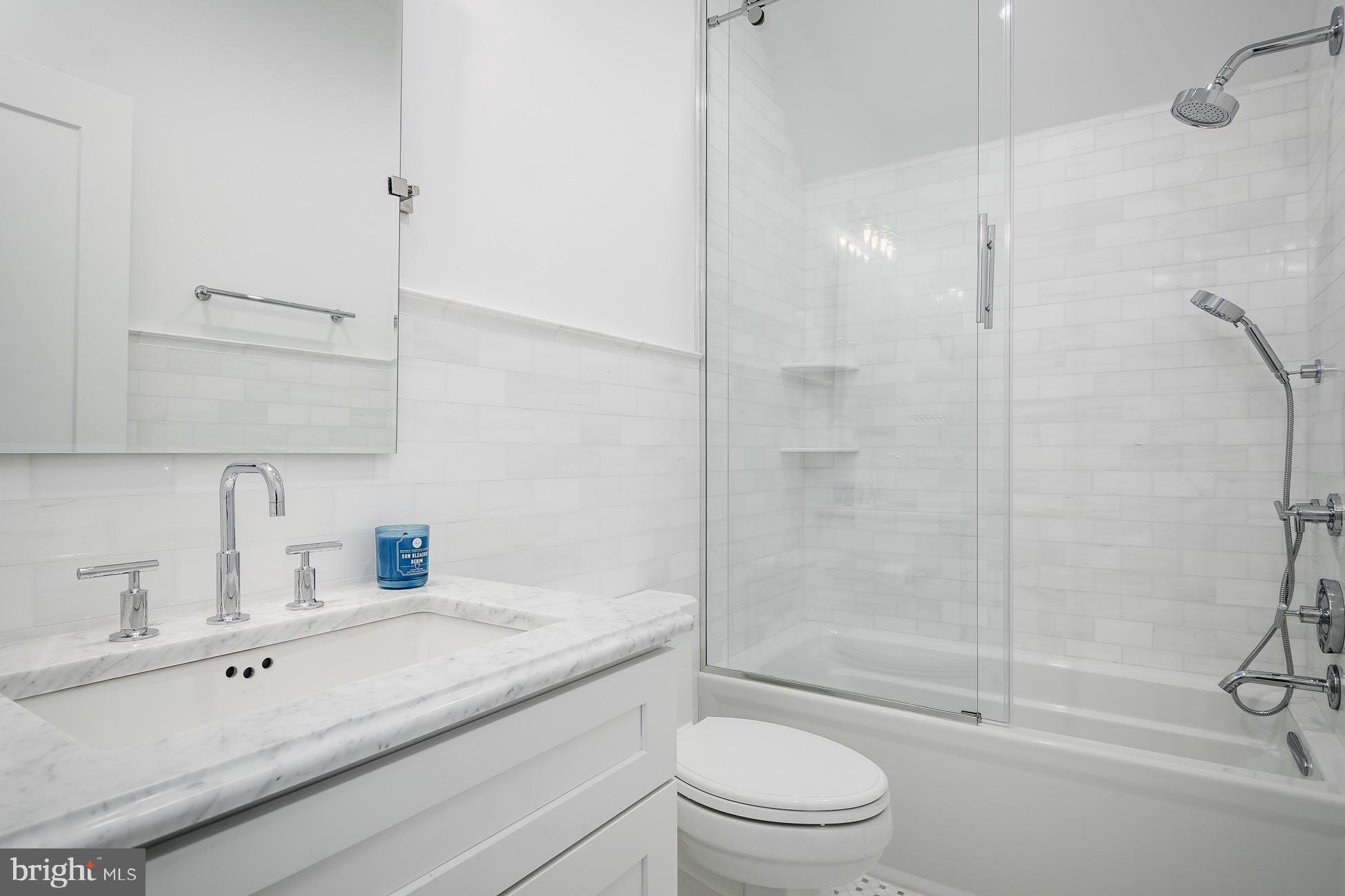 CHESTNUT HILL - Residential