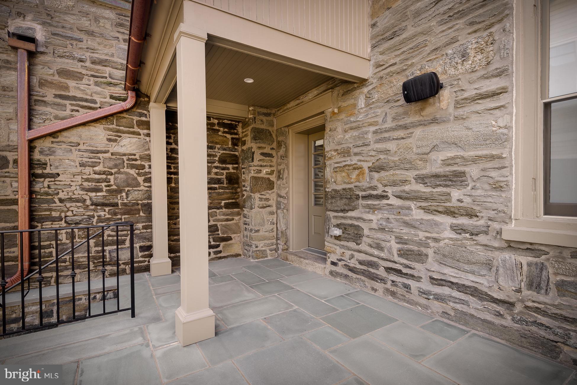 CHESTNUT HILL - Residential