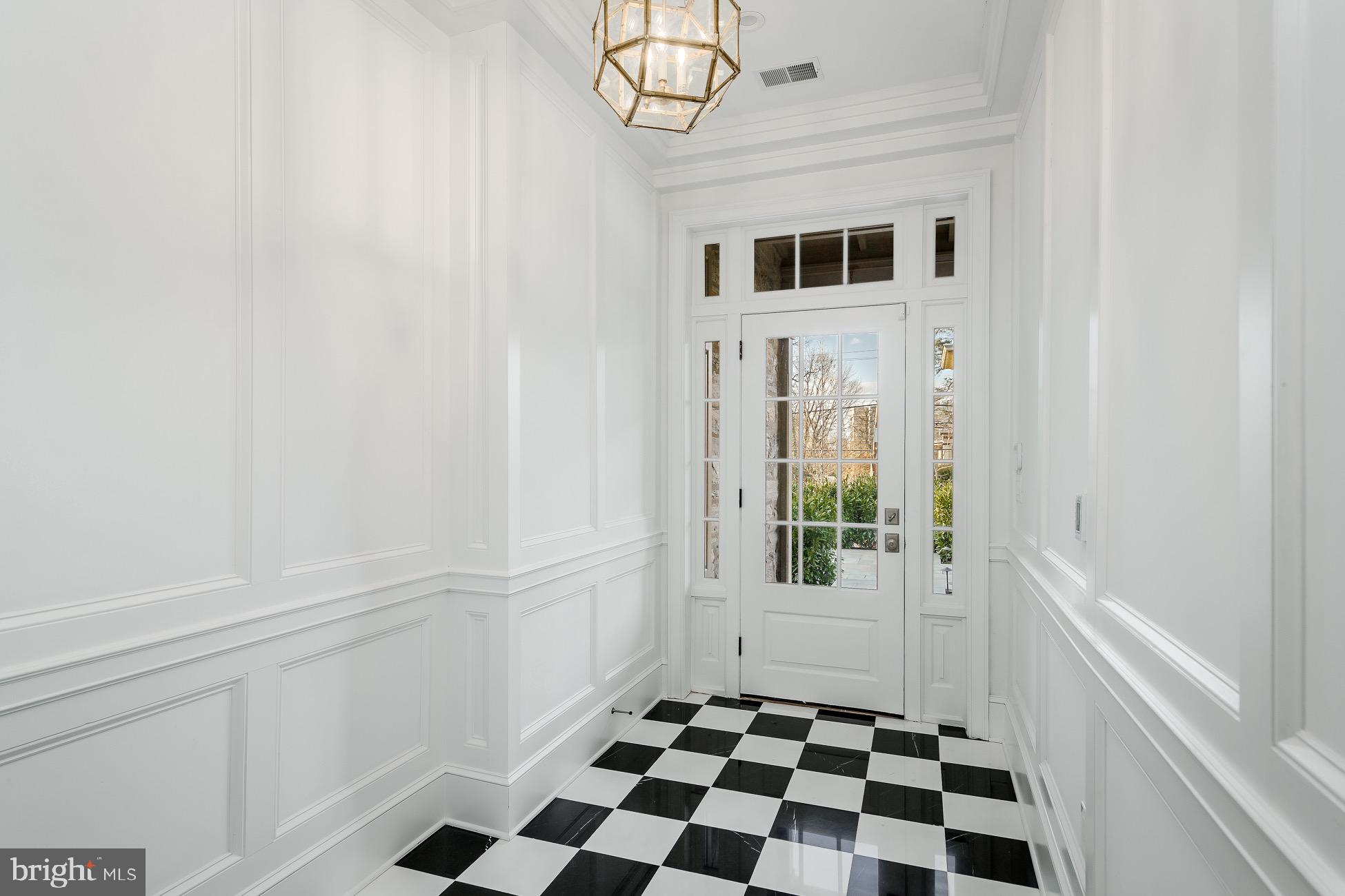 CHESTNUT HILL - Residential